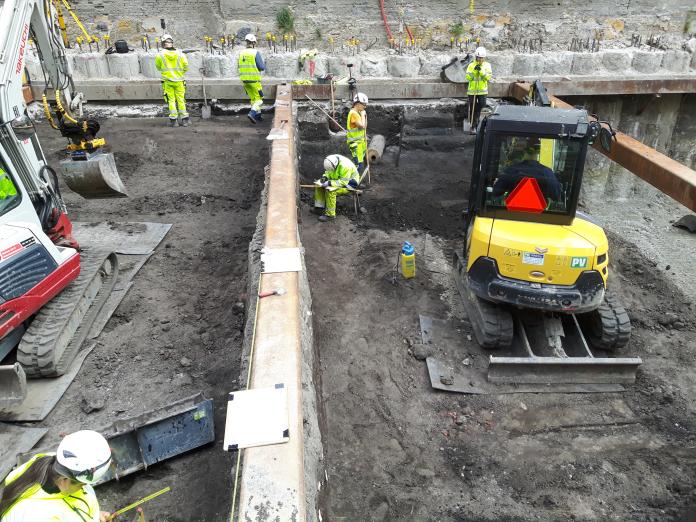 Arkæologer i felten