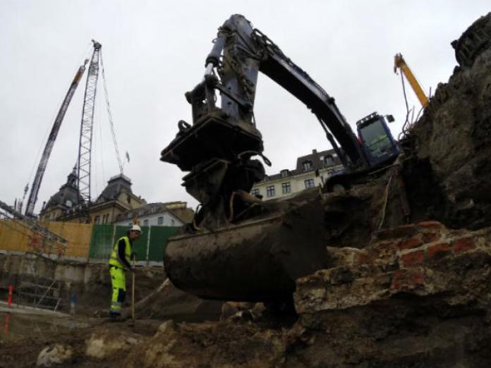 Stor gravemaskine på Kongens Nytorv