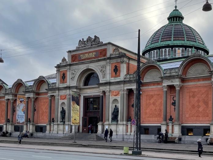 Facaden på Glyptoteket