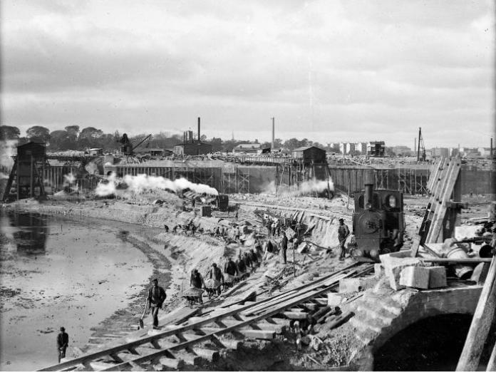 Arbejdere ifbm anlæggelsen af Frihavnen 1891-1894. Fotograf ukendt. Havnebygmesterens Studiesamling, By & Havn