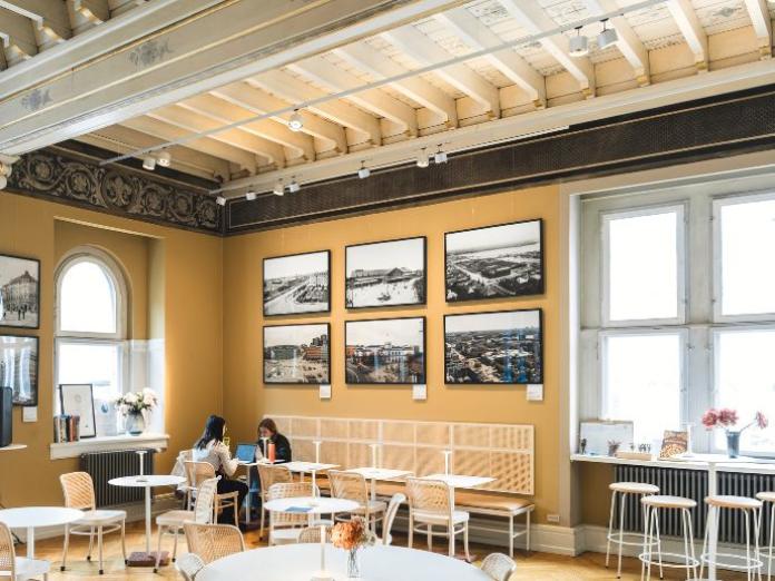 Salen på Københavns Museum med billeder fra bogen København før og nu