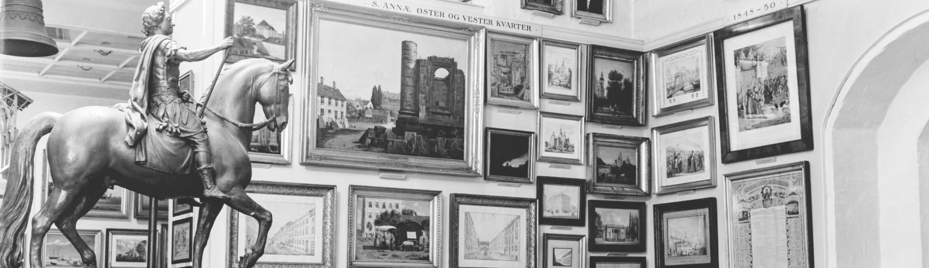 Udstilling i Rådhuset i 1950'erne