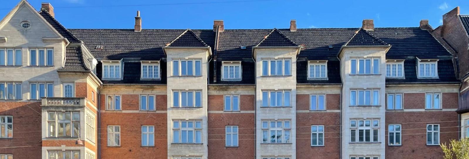 Åhusene tegnet af Ulrik Plesner